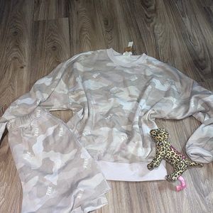 Pink camo set